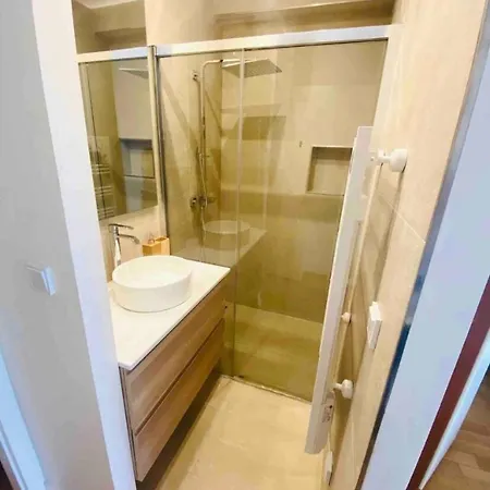 Lejlighed 2 Bedroom With Terrace And Parking *