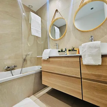 2 Bedroom With Terrace And Parking Apartament *