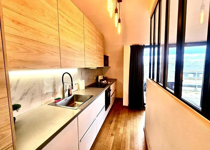 2 Bedroom With Terrace And Parking