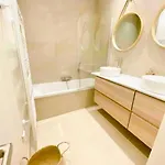 Appartamento 2 Bedroom With Terrace And Parking Lussemburgo